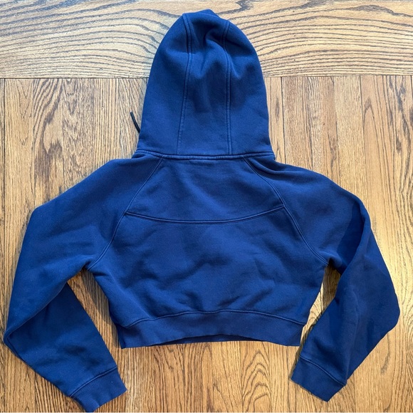 Alphalete Cropped Hoodie – Size Medium - Picture 4 of 5